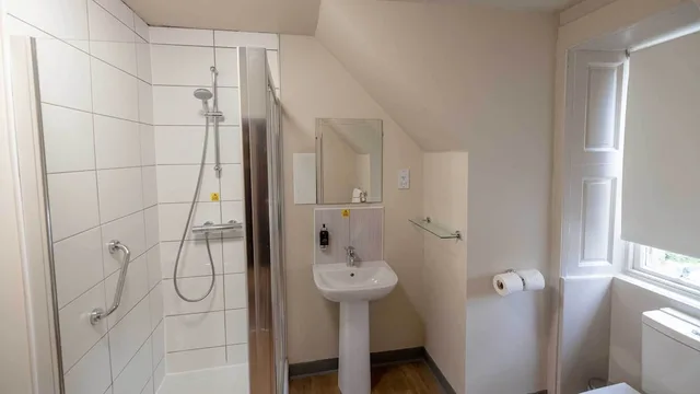 غرفة كلاسيكية بسريرين منفصلين بإطلالة على البحيرة، Tarbet Hotel 3/3