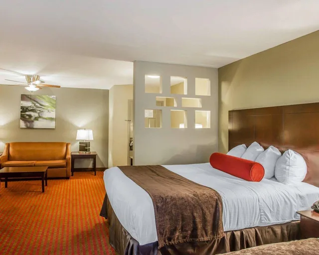 Suite, Multiple Beds، Quality Suites Nashville Airport 3/6