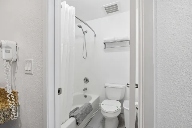 غرفة عائلية مفردة بسرير كوين، Loma Linda Inn. 6/10