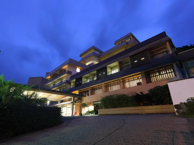 غرفة يابانية عصرية بسريرين منفصلين، Hotel Futaba 1/1