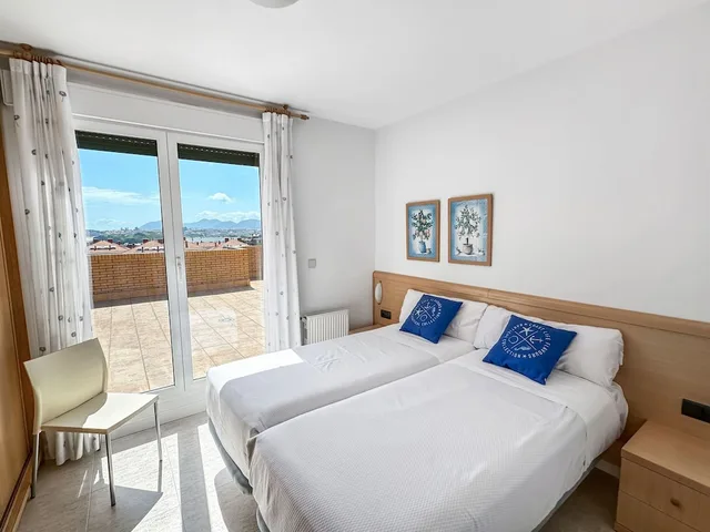 2 Bedrooms, Penthouse, Apartment, Twin Beds, Sofa، Apartamentos Solamaza 1/2