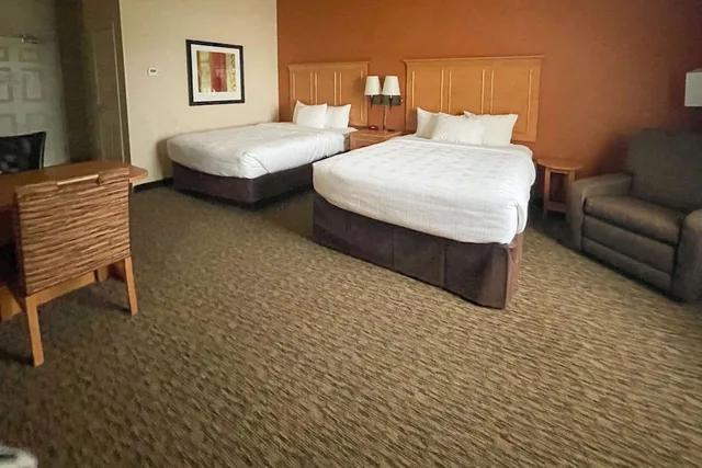 Efficiency, Suite, 2 Queen Beds, Accessible، MainStay Suites Sidney - Medical Center 5/5