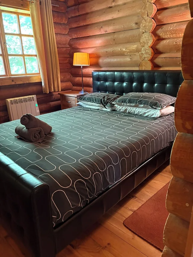 شاليه بسرير مزدوج بغرفة نوم واحدة، Bcc Loch Ness Log Cabins 2/5