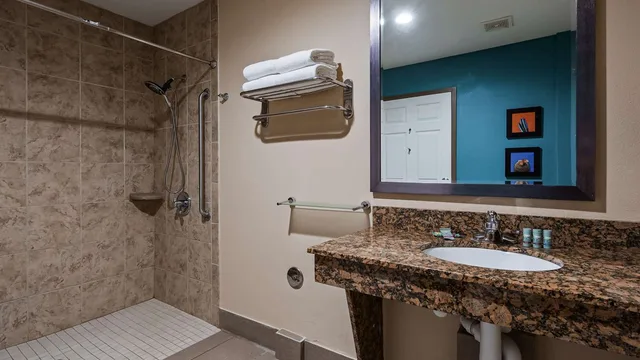 غرفة بسرير كينج لذوي الإعاقة، Best Western Cannon A.F.B. Clovis 5/6