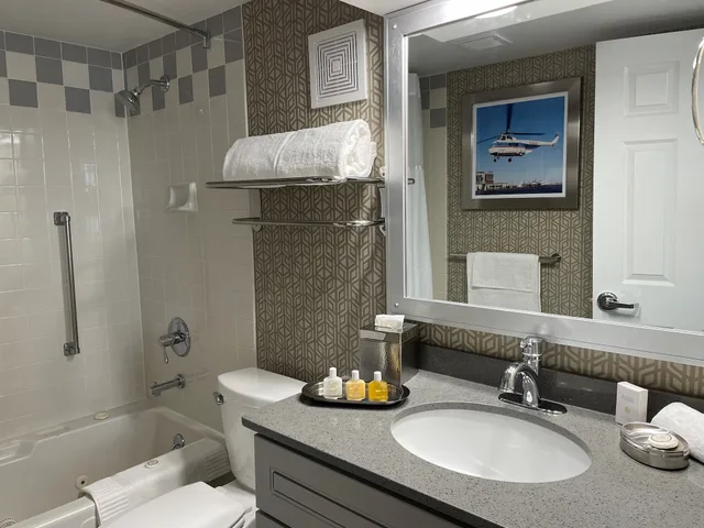 جناح سوبيريور بسرير كينج بغرفة نوم واحدة، The Americus Hotel Trademark Collection by Wyndham 2/4