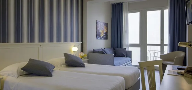 Comfort, Quadruple, Twin Beds, Lake View, 2 Sofa, HOTEL SPLENDID PALACE 1/4