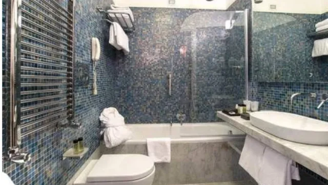 جناح، Albergo Del Senato 3/4
