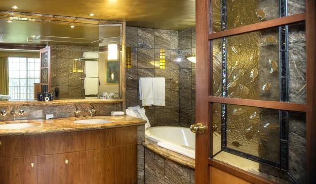 Suite, King Bed, Courtyard Area، Country Club Tasmania 4/4
