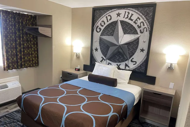 غرفة بسرير كوين، Super 8 by Wyndham San Antonio Downtown NE 2/2