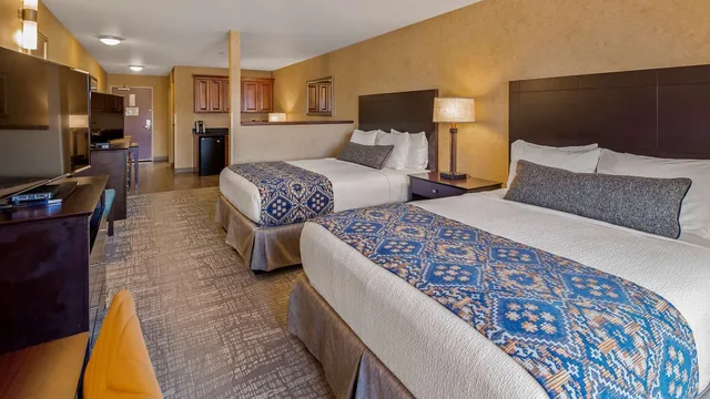 جناح بسريرين كوين مع أريكة لذوي الإعاقة، Best Western Plus Ponderay Mountain Lodge 2/3