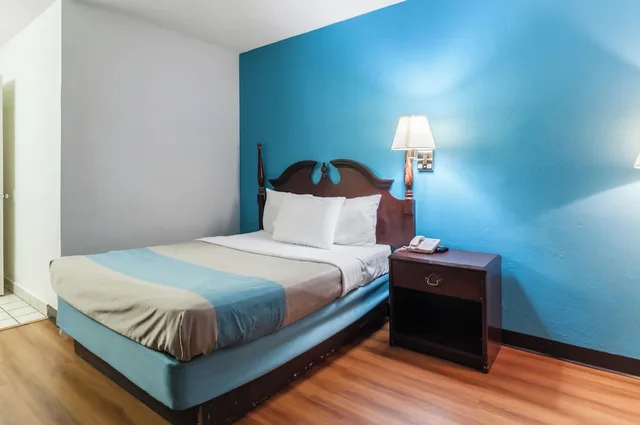 غرفة قياسية بسرير كوين لذوي الإعاقة، Motel6 Southgate, MI - Detroit 3/4