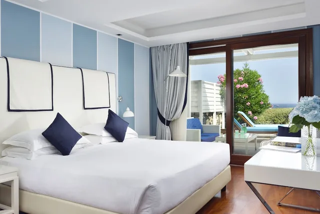 غرفة ديلوكس بسرير فردي بإطلالة على البحر بجاكوزي، La Plage Resort 1/4