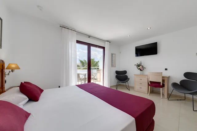 غرفة بسرير مزدوج بإطلالة على الحديقة، Hotel Daniya Denia 2/3