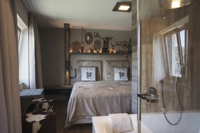 غرفة ديلوكس بسرير كينج بإطلالة على الجبل بشرفة بغرفة نوم واحدة، Boutique Hotel Traumerei #8 by Auracher Lochl 1/1