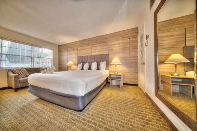 Deluxe, Studio, King Bed, Club Lux Resort By the Beach 6/10