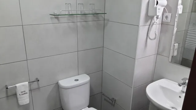 غرفة ثلاثية، HOTEL SAO GABRIEL(FORMERLY Solar Residencial S. Gabriel) 6/8