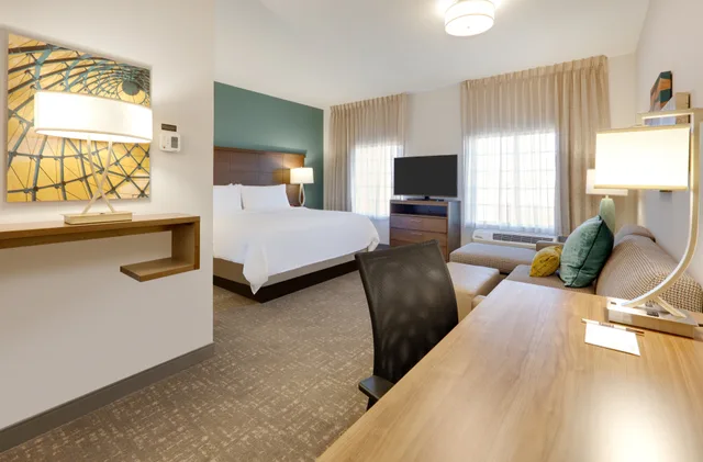 جناح استوديو بسرير كينج، STAYBRIDGE SUITES OKLAHOMA CITY - DOWNTOWN 2/5