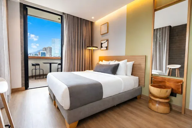 جناح جونيور بسرير كوين، Heiss Hotel 1/10