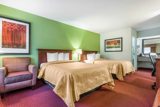 غرفة قياسية بسريرين مزدوجين، Quality Inn Walterboro I-95 5/7