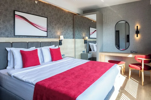 Standard, King Bed, French Bed, Land Side، Ramada by Wyndham Dalaman 2/3