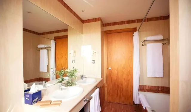 غرفة بغرفتي نوم، Hotel Oh Nice Caledonia 5/5