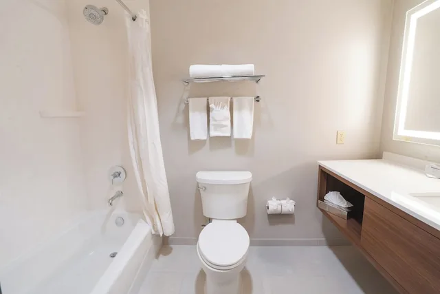 غرفة قياسية بسريرين كوين، Holiday Inn Hou Energy Corridor Eldridge 8/8