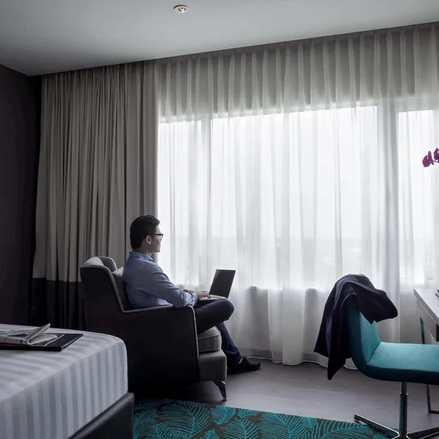 غرفة ديلوكس بسرير فردي بإطلالة على البحر، Pullman Miri Waterfront 4/8