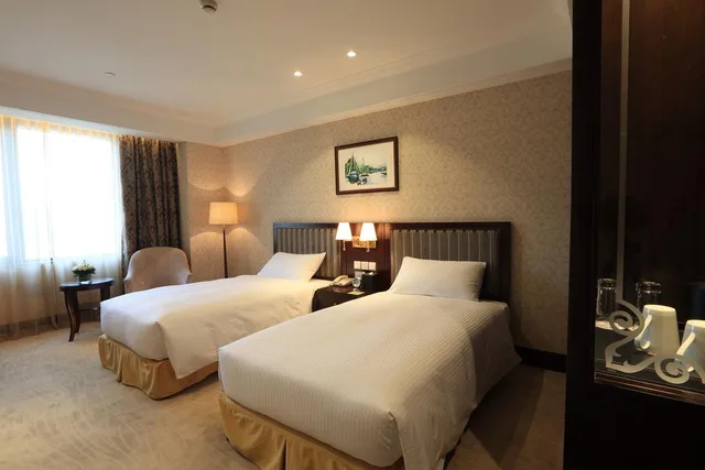 Standard, Double or Twin Bed, Evergreen Laurel Hotel Shanghai 1/2