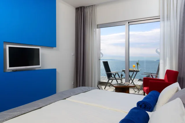 غرفة سوبيريور بسريرين منفصلين بإطلالة على البحر بشرفة، Hotel Split 6/9