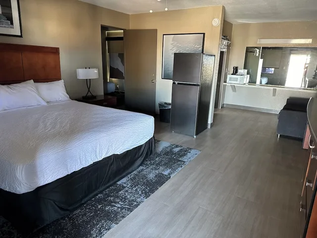 غرفة بسرير كينج، Travelodge by Wyndham Parker 3/7