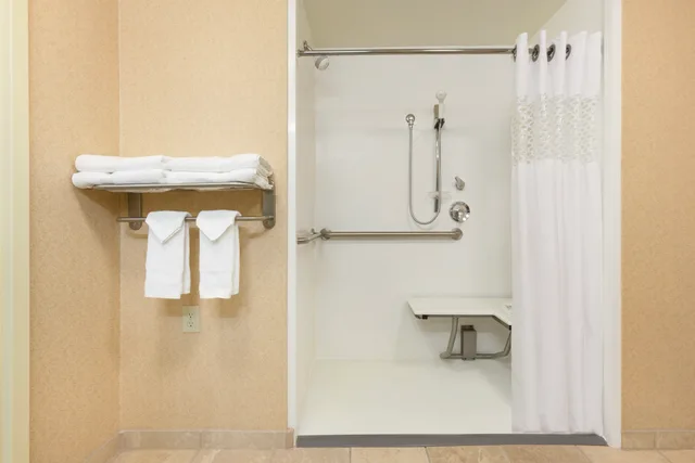 Room, 2 Queen Beds, Accessible, Hampton Inn & Suites Greenfield 5/7