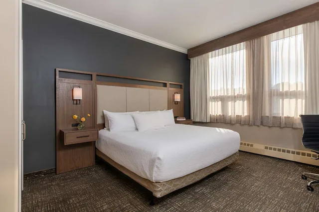 جناح بسرير كينج مع أريكة، Best Western Plus Waterbury - Stowe 1/2