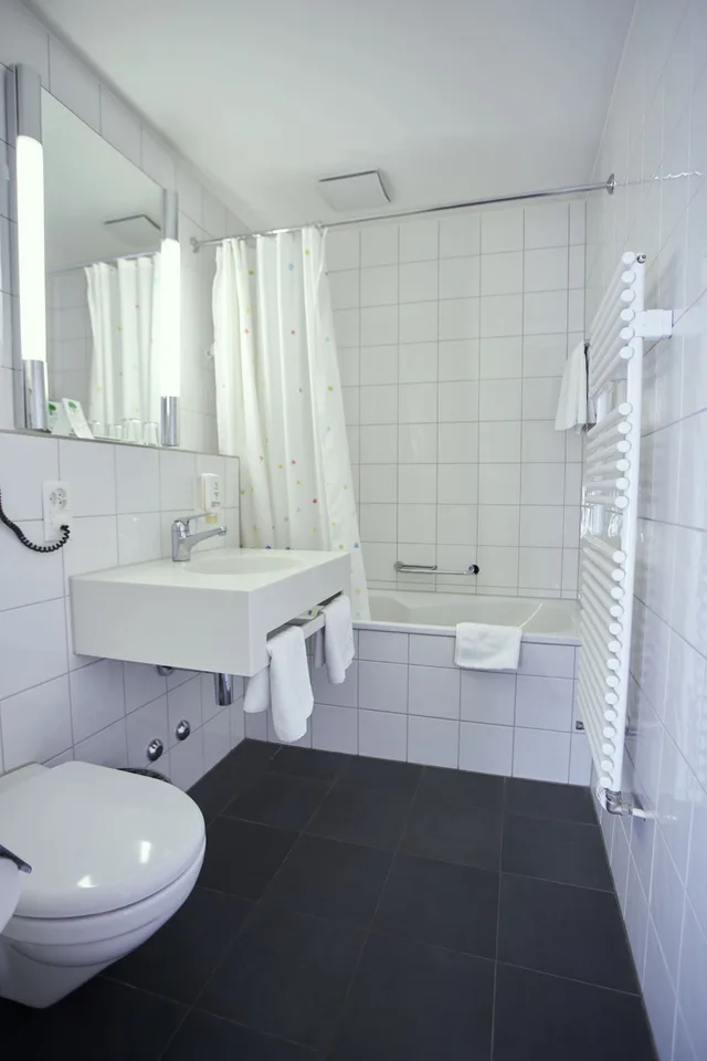 Double bed Room Kingsize، Bristol Hotel Zurich 3/3