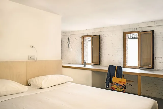 Room, Queen Bed, Combo Venezia 1/4