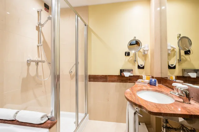 غرفة بريميوم بسرير كينج، Crowne Plaza Milano Malpensa Airport 8/10