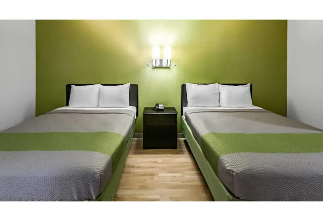 غرفة بسريرين مزدوجين، Motel6 Augusta, KS 4/8