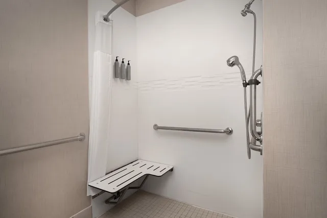 استوديو بسرير كينج مع أريكة لذوي الإعاقة، Residence Inn by Marriott Fayetteville Cross Creek 3/3