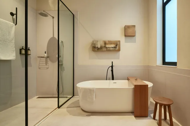 جناح بريميوم بسرير كينج، Umbral, Curio Collection by Hilton 9/9