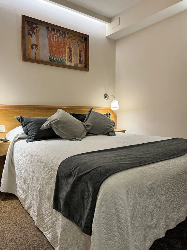 غرفة صغيرة بسرير مزدوج، Nest Style Santiago 3/5