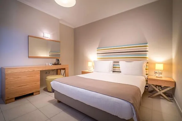 غرفة بسرير كوين بإطلالة على الجبل، Balcony Hotel 3/4