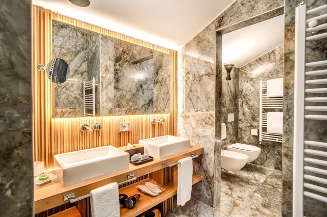 جناح غراند بسرير كينج وسريرين منفصلين مع أريكة، DBH Duomo Boutique Hotel Lake Como 4/4