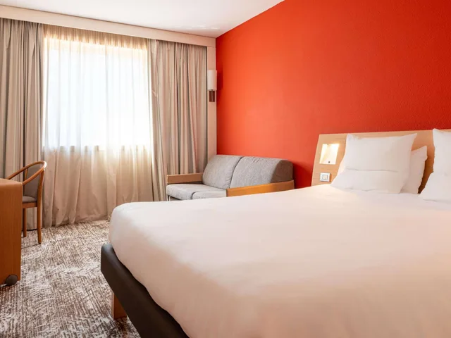 Superior, Double Bed, Sofa, Novotel Roma Est 6/10