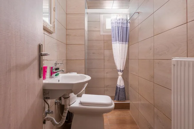 غرفة فاخرة رباعية، Ouzas Hotel 9/10