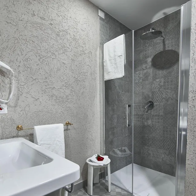 جناح سوبيريور، Hotel del Sole Pompei 5/6