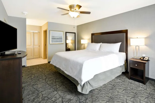 جناح بسرير كينج بغرفة نوم واحدة لغير المدخنين، Homewood Suites By Hilton Phoenix Tempe Asu Area 1/3