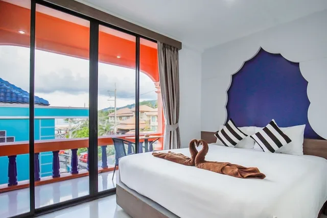 Superior, Double Bed, Khaleej Mazz Hotel Patong 1/7
