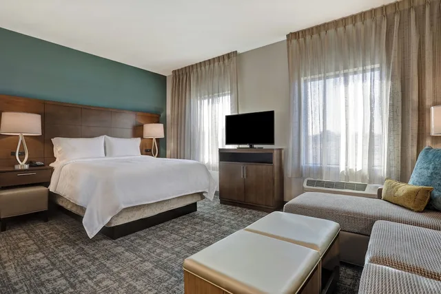Studio, Suite, King Bed, Kitchen, Staybridge Suites Overland Park - Kansas City S 2/3