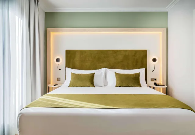 جناح جونيور، Barcelo Isla Canela 5/8