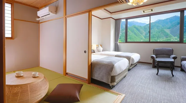 غرفة داخلية يابانية غربية سوبيريور بأرضية تاتامي، Hotel Kisoji 1/2