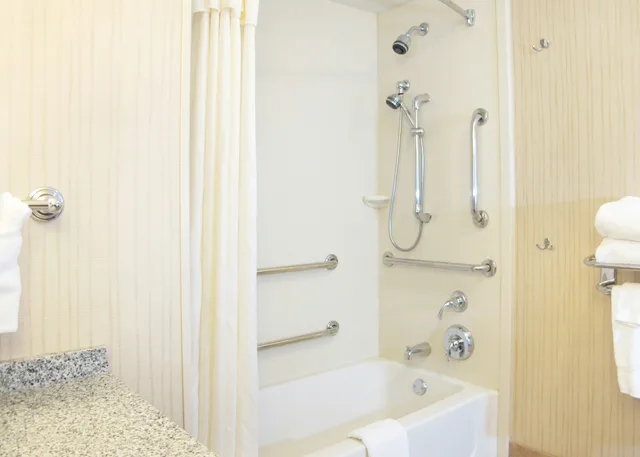 جناح بسريرين كوين لذوي الإعاقة، Homewood Suites By Hilton Coralville Iowa River Landing 1/2